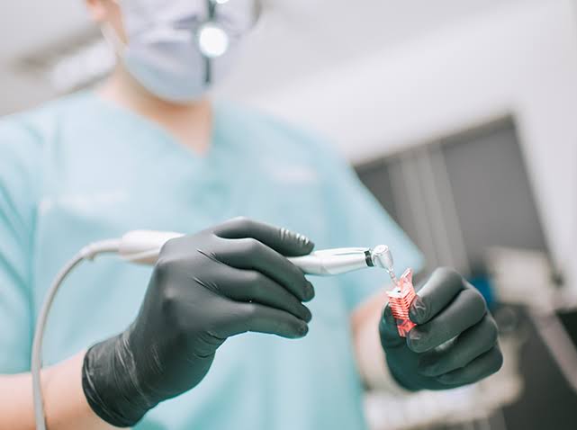 Rotary endodontics and apex locator for root canal treatment in Jaipur